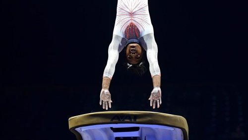 Weekend Preview: Notre Dame Opener, Simon Biles to Soar, And More