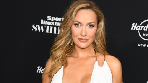 Paige Spiranac on how to look sexy when hitting a golf ball: 'A little jiggle'