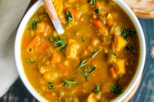 What Makes This Mulligatawny Chicken Soup So Warm and Cozy?