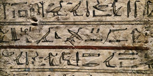 How do Egyptian hieroglyphs work?