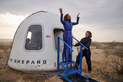 Gayle King weighs in on space visit amid latest travel controversy 