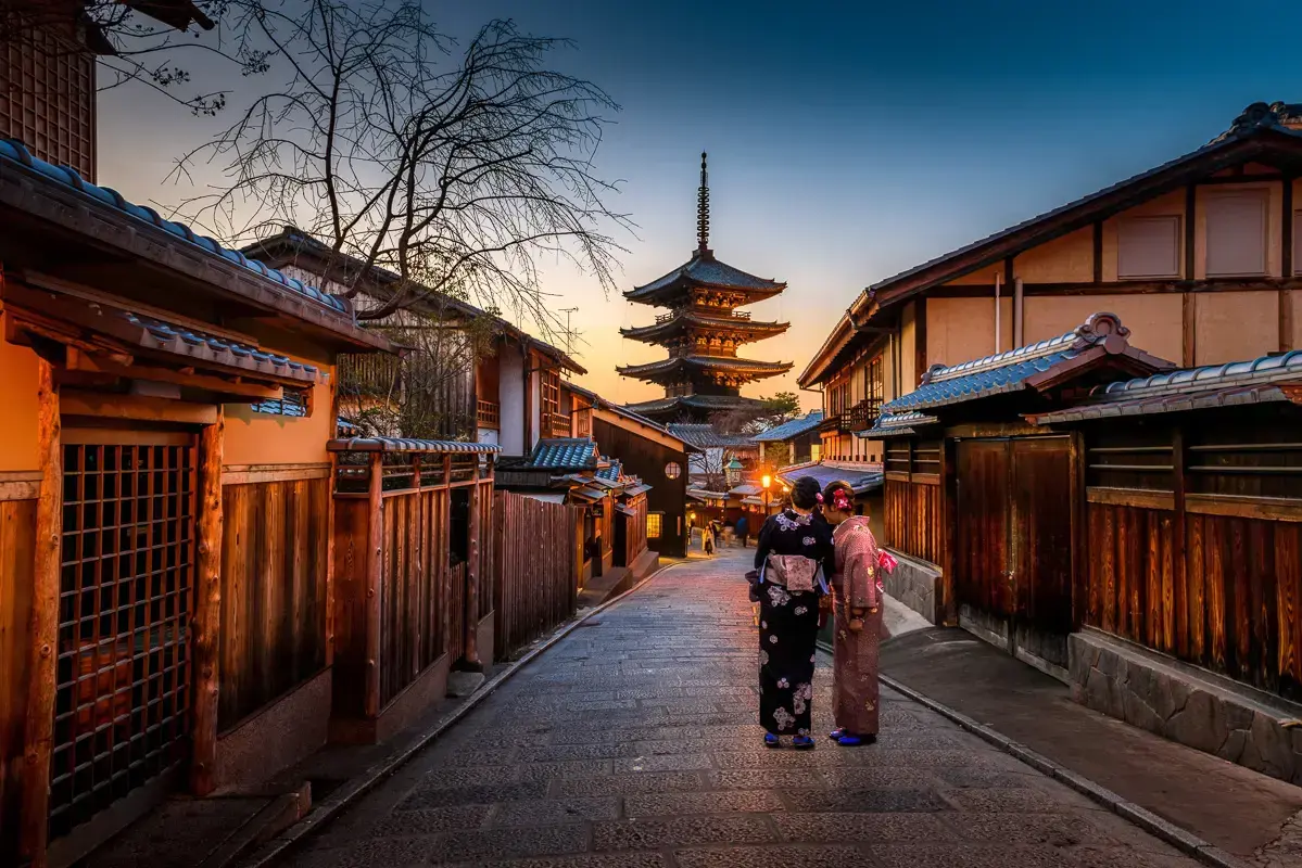 10 Greatest Cities to Visit in Asia