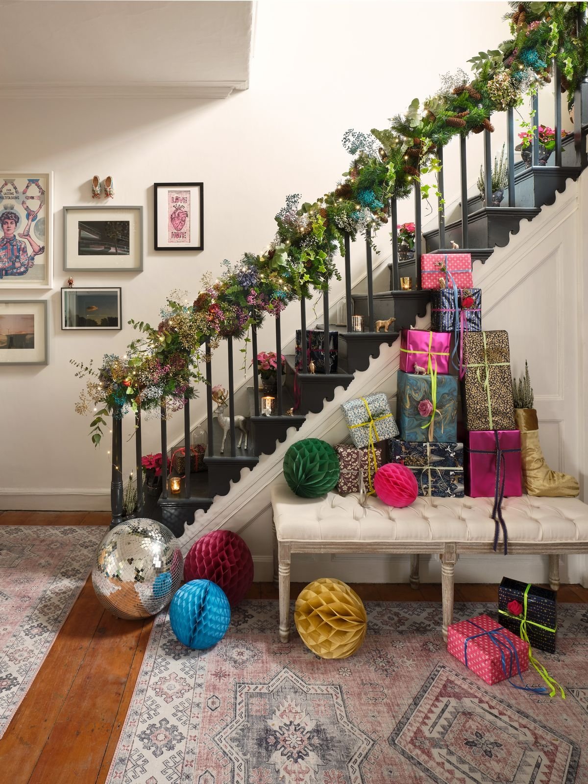 Make an entrance with these Christmas hallway ideas | Flipboard