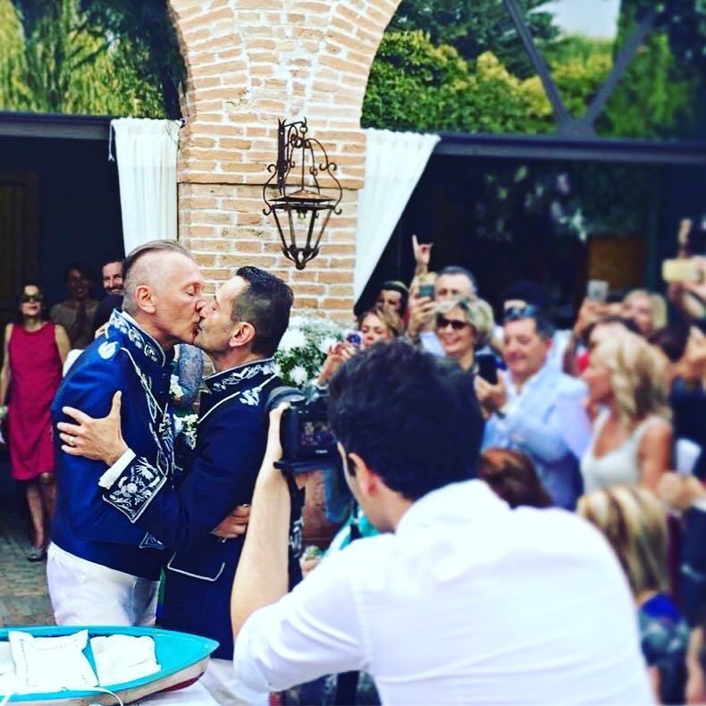 20 anni fa si celebrava il primo matrimonio omosessuale