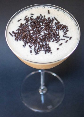Slide Into the Weekend with a Mudslide Cocktail