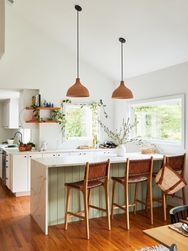 Goodbye, tight galley layout—hello, breezy kitchen and laundry room