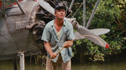 How A Raiders Of The Lost Ark Pilot Wound Up Saving Jurassic Park's Cast & Crew