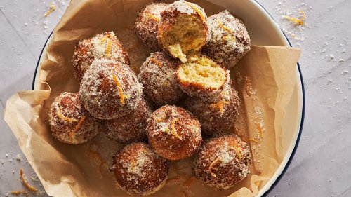 Zeppole (AKA Tiny Italian Donuts) Are A Dessert Game-Changer