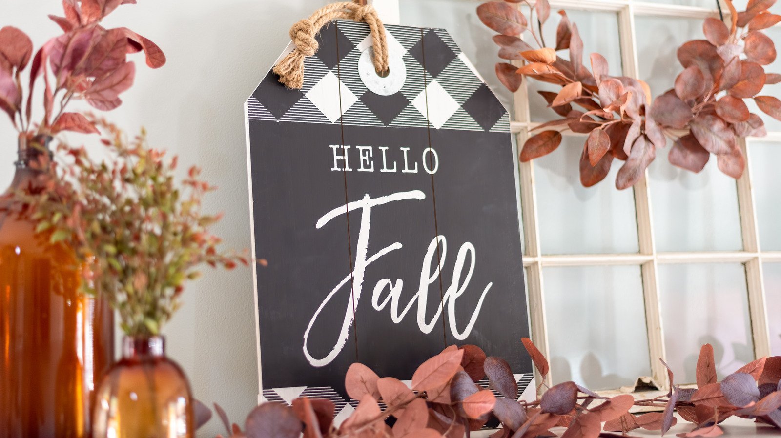 20 Ways To Decorate Your Deck For Autumn