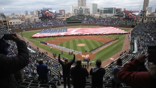 Fans arrive to Wrigley Field for Cubs opening day