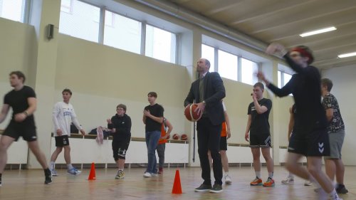 William visits Estonia’s Freedom School for Ukrainians