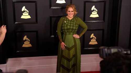 Adele: A Journey of Soulful Vocals, Emotional Resonance, and Global Success.