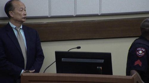 US: Parent Shows Fort Bend ISD Trustee the Finger Over Bluebonnet Curriculum