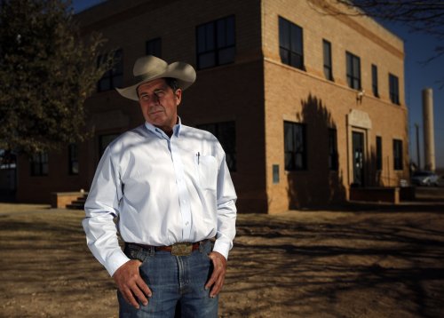 Rural Texas official arrested, charged with stealing cattle