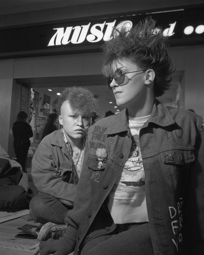 Photos of the 1980s: Margaret Thatcher’s England, Mall Rats & the Heroin Crisis
