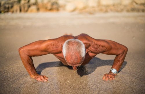 Building Muscles After 60: 5 Expert Tips, According to Science