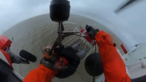 USCG Rescues Sailors from Sinking Boat Near Mobile, AL, USA
