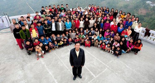 Man with 39 wives and head of 'world's largest family' dies