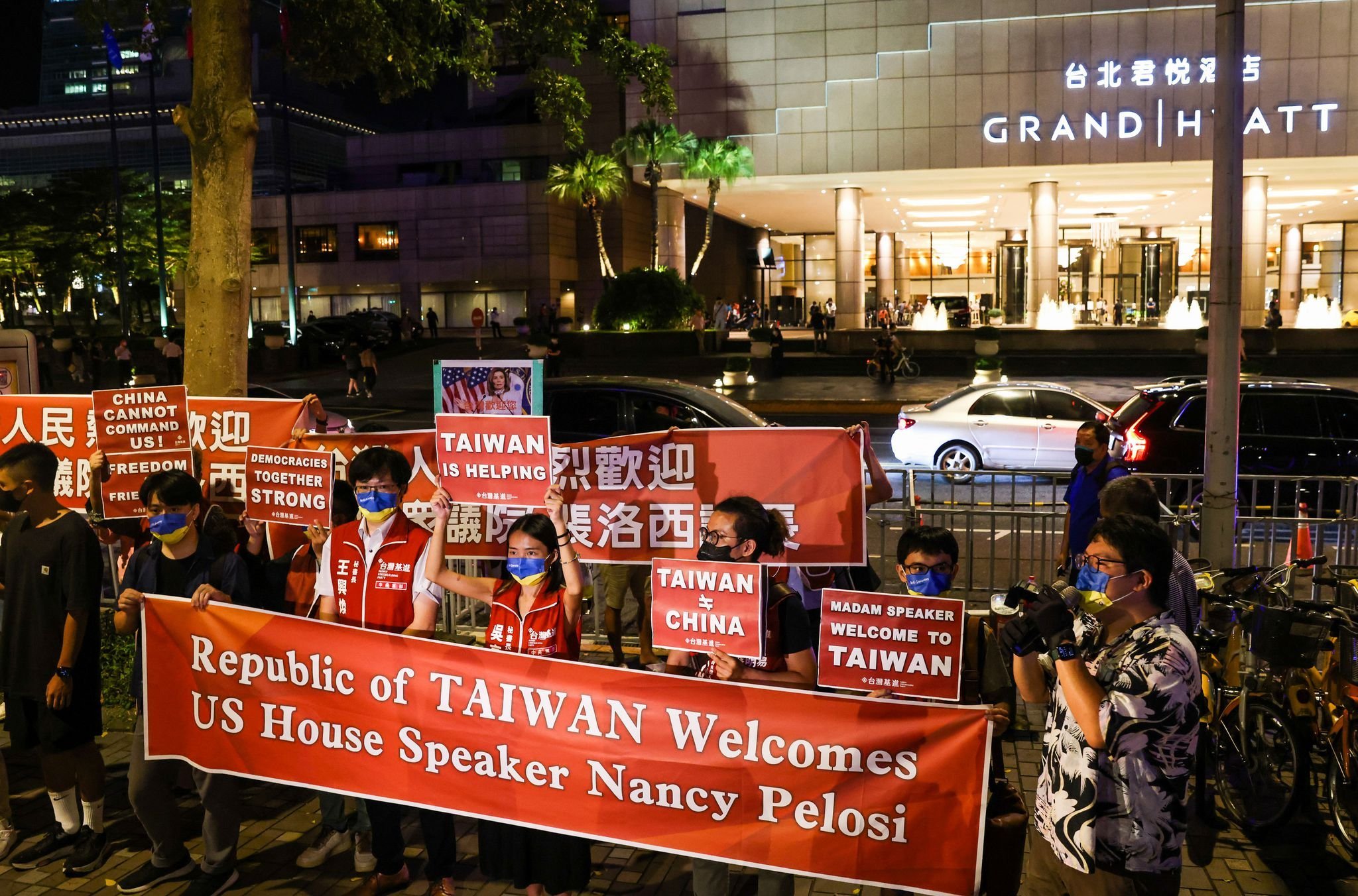 Pelosi Arrives in Taiwan Despite China’s Threats
