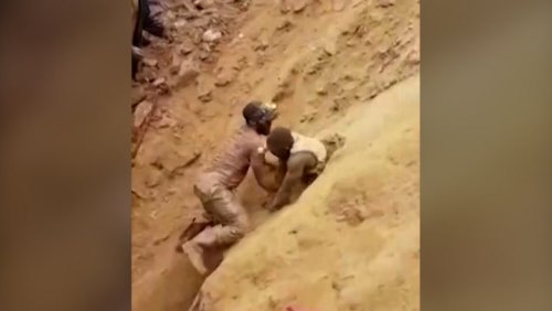 Man uses bare hands to rescue trapped gold miners in Congo