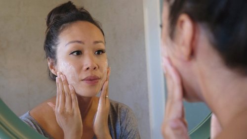 Face Slapping: What Is It, And Does It Make Your Skincare Work Better?