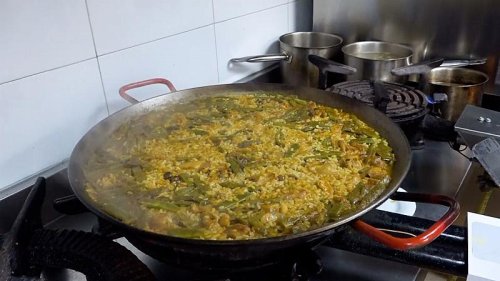 Paella Valenciana: the traditional recipe behind Spain's most beloved dish