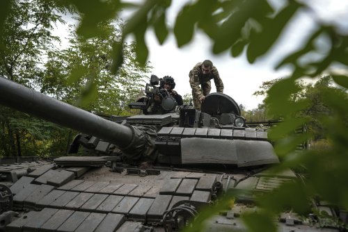 Ukrainian troops claim gains in Russia annexed region