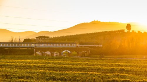 This Luxury Train Ride Offers A Scenic Trip Between Italy's Famous Wine Regions