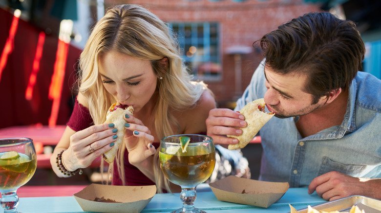 Mexican Restaurant Mistakes American Tourists Make Within The First 10 Minutes