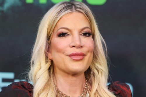 Tori Spelling kicks off her hot girl summer with bikini glow-up photos