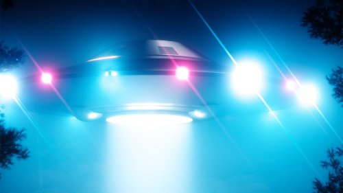A 'pulsating' UFO caught on camera is lighting up the alien community 