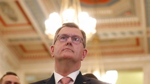 Unionists block new Northern Ireland government over Brexit trade rules