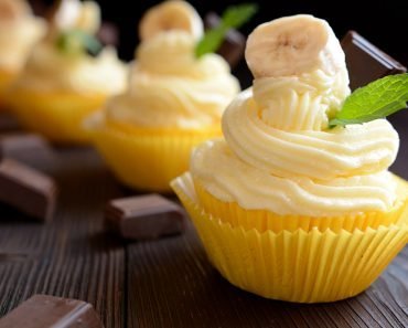 6 MOIST & FLUFFY CUPCAKES RECIPES (FAVORITE TO TOP CHEFS)