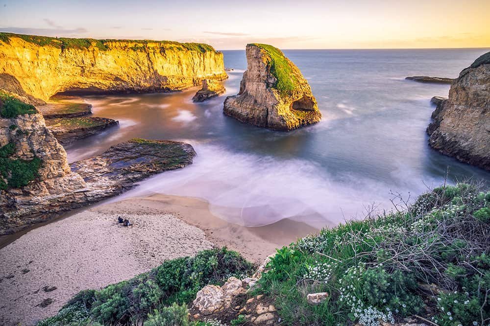 TOP CALIFORNIA HIKES - MOUNTAIN, DESERT AND COASTAL TRAILS