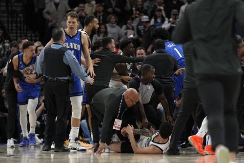 Fight between Magic, Timberwolves leads to 5 players ejected