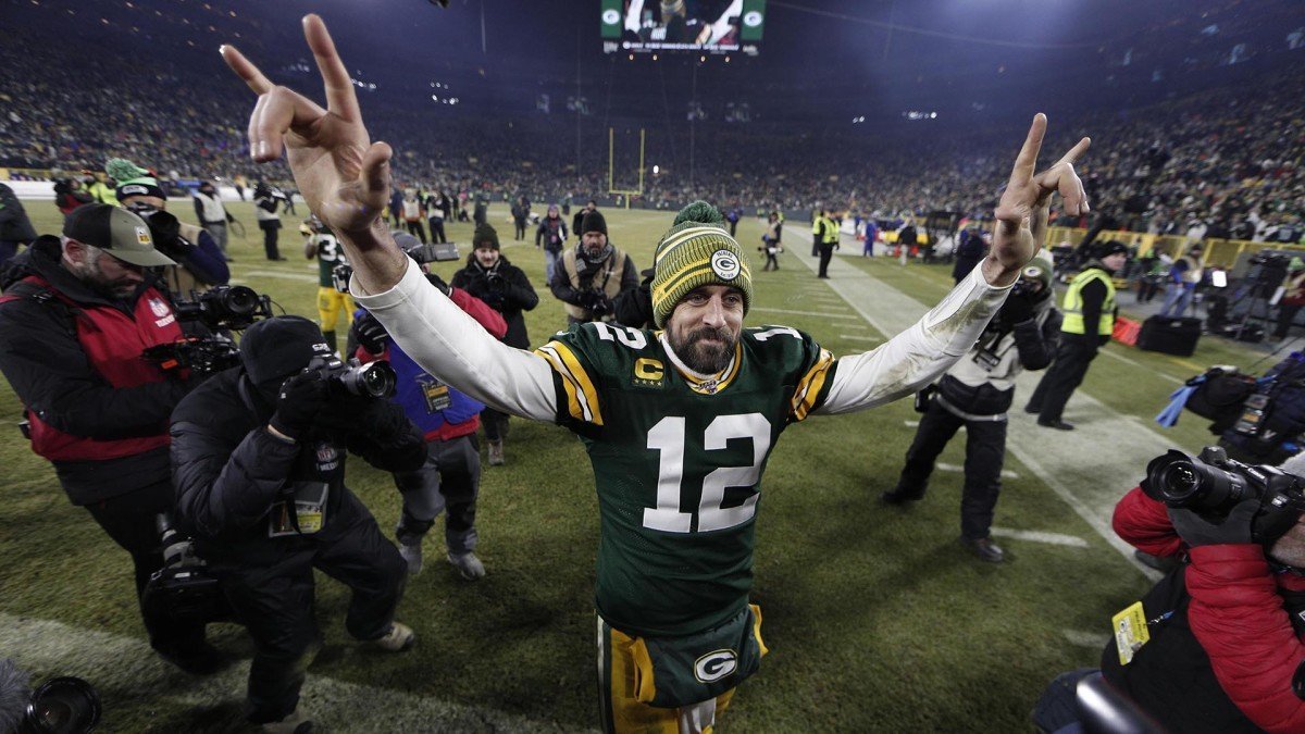 NFL Teams Open Training Camps With Rodgers Back in Green Bay