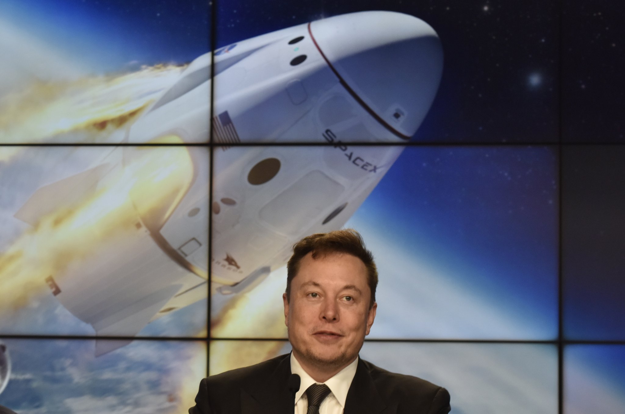 Musk's SpaceX pegs initial Starlink internet price at $99 per month: email