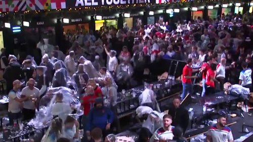 Fans boo and throw beers as England draw 0-0 against USA in World Cup 2022