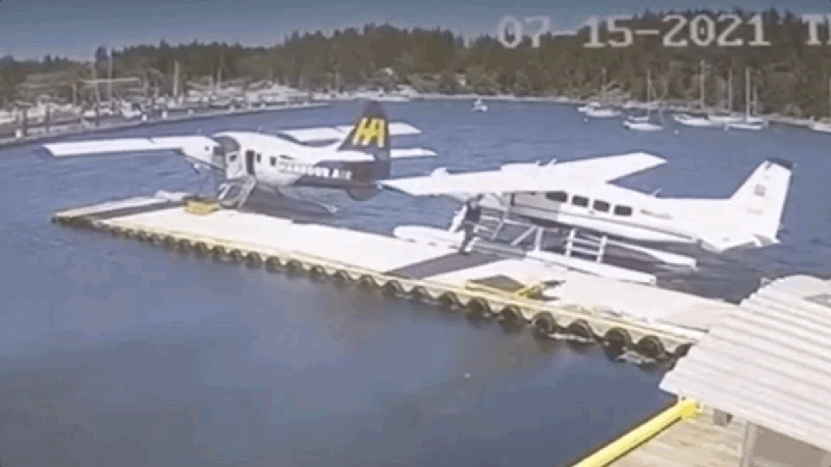 Floatplane Pilot Fires Up Engine Then Casually Rams Another Floatplane