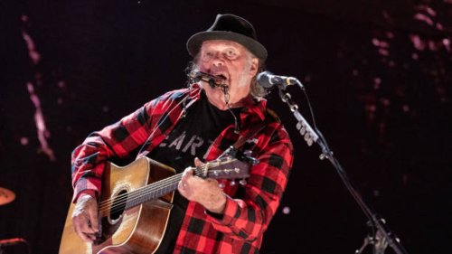 Neil Young Cancels Free Concert In Ukraine Due To Safety Concerns