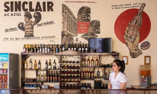 Cuba running low on beer as thirsty US tourists descend