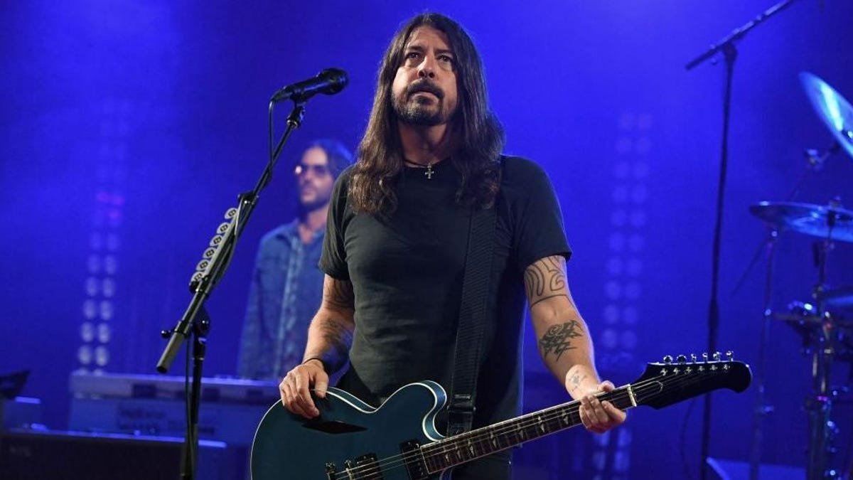 Anti-vaxxers try to throw monkey wrench into Foo Fighters show