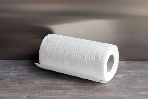 Why You Should Be Putting Paper Towels in the Fridge
