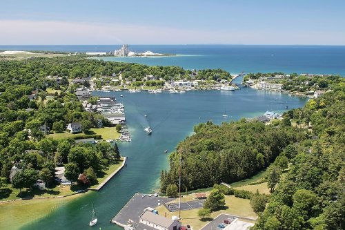 9 Great Lake Michigan Beach Towns