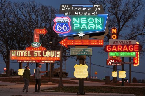 100 YEARS ON ROUTE 66 - In Search of America's Past, Present and Future