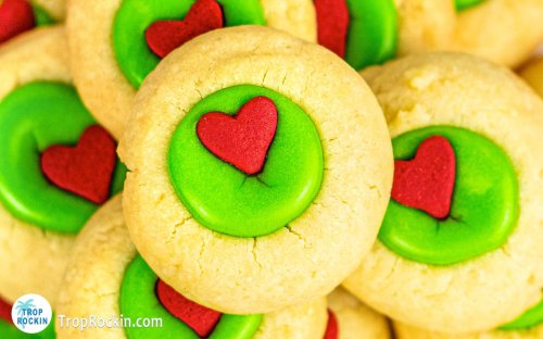 9 Grinch Desserts, Treats & Drinks for Christmas