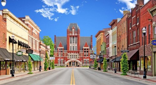 Best things to do in Bardstown, Kentucky—From bourbon tours to historic sites