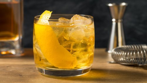 Frank Sinatra's Favorite Cocktail Only Requires 2 Ingredients