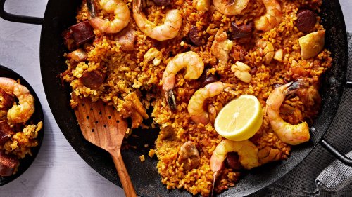 Our Classic Paella Recipe Is The Most Crowd-Pleasing Centerpiece