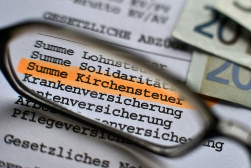 Kirchenaustritt: Geld sparen, bewusst handeln, neu entscheiden